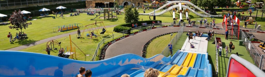 Glijbaan in linnaeushof Heemstede