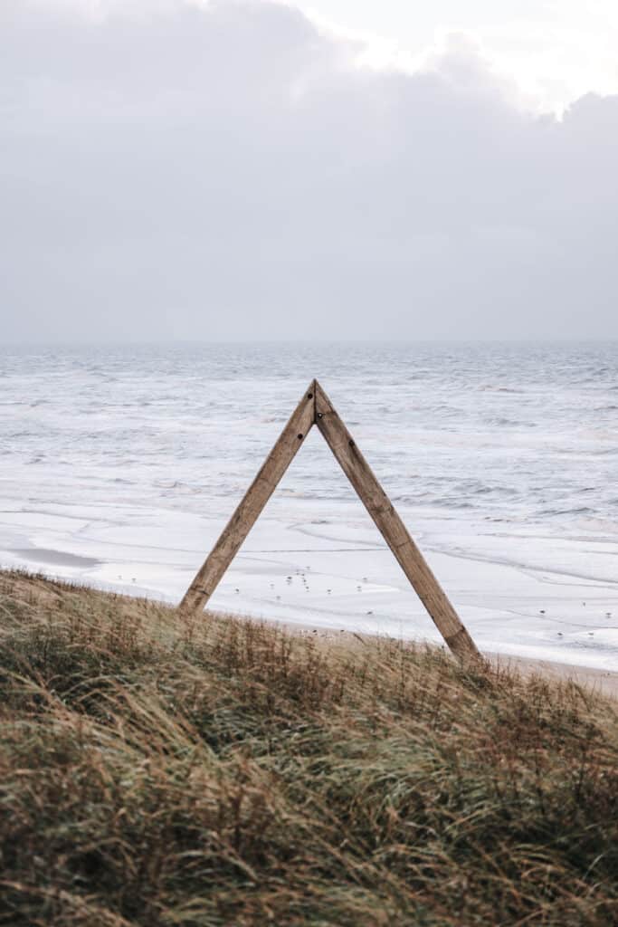 Uitkijkpunt en fotopunt in de zeereep bij reservaat Noordvoort aan het Zuidstrand van Zandvoort