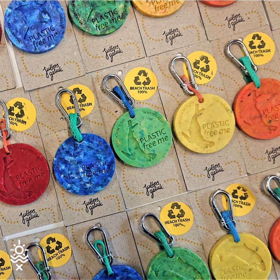 Gerecyclede sleutelhangers van Juttersgeluk