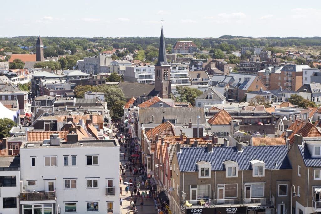 Overzichtsfoto - Drone van het dorp Zandvoort