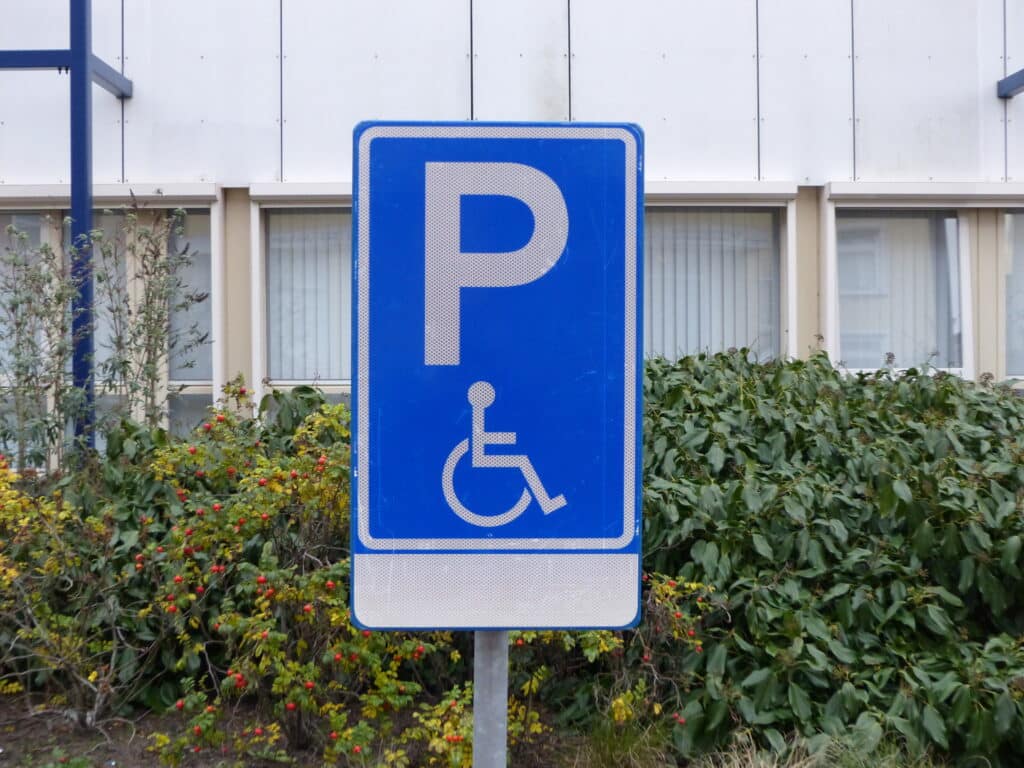 verkeersbord van een gehandicapten parkeerplaats