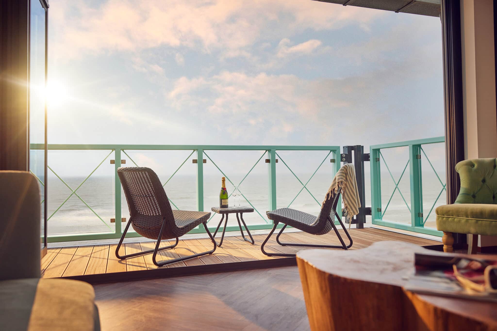 Uitzicht op zee bij het Beachhouse Hotel.