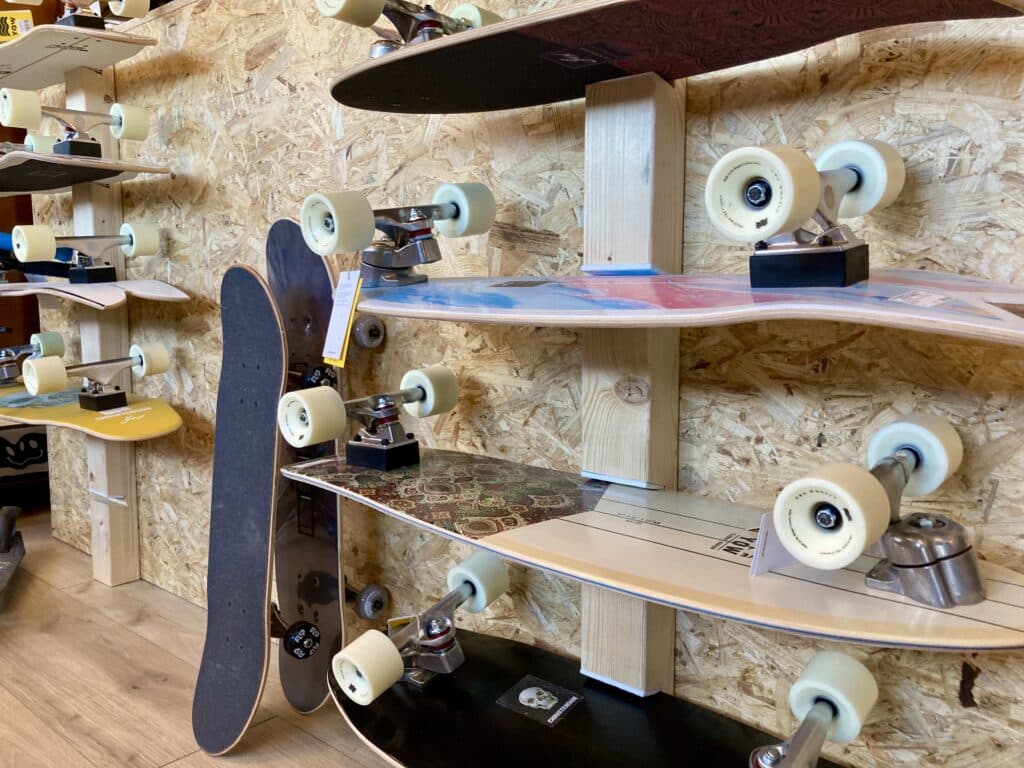 Skateboards in een winkel