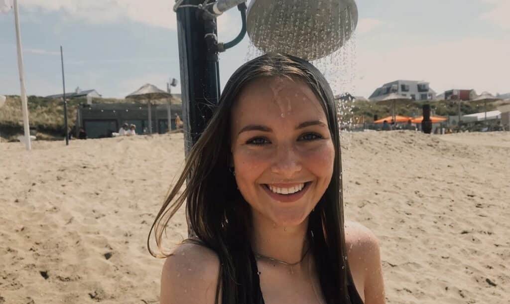 Douchen op het strand van Zandvoort