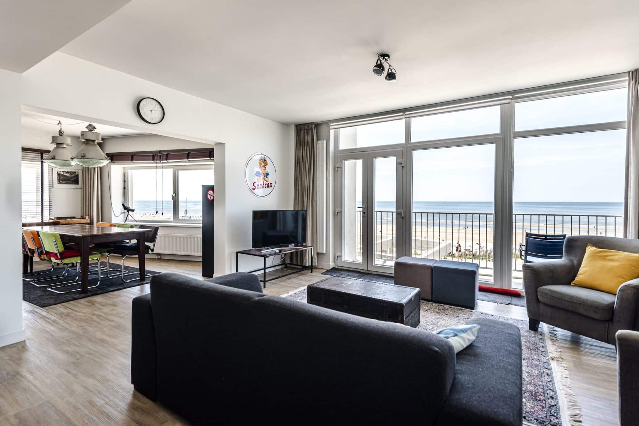Zeezicht vanuit de kamer van Sunbeam Apartments